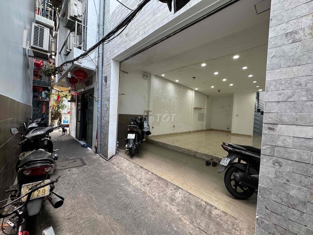 Bán nhà Nguyễn Văn Cừ, Quận 1 5x11m (57m2) - Ảnh 2