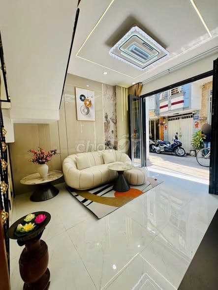 5,68 Tỷ Còn TL nhà mới ở liền 2 lầu đúc 3pn hẻm trước nhà rộng 4m