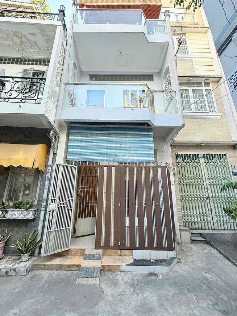 Bán Nhà Trống Huỳnh Văn Bánh 3 Tầng Giá Tốt 6.3 Tỷ (Gửi Phí MG 80Tr)