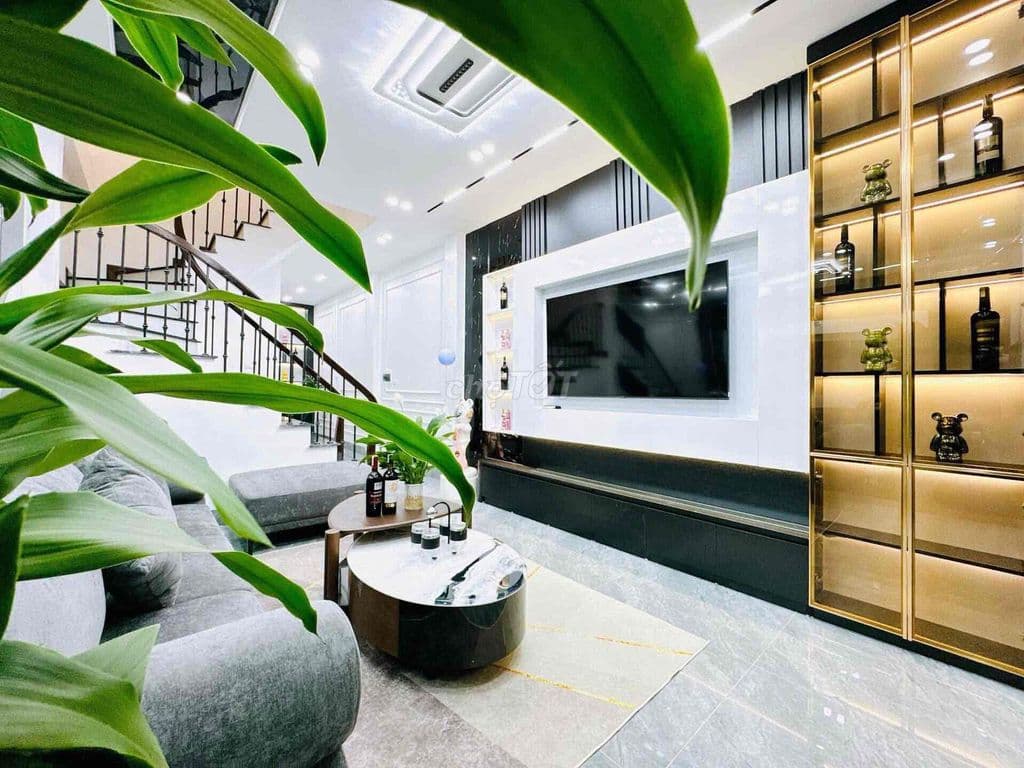 Bạch Mai cách 3 nhà ra phố, nhà đẹp full nội thất, 40mx5T giá tốt nhât - Ảnh 2