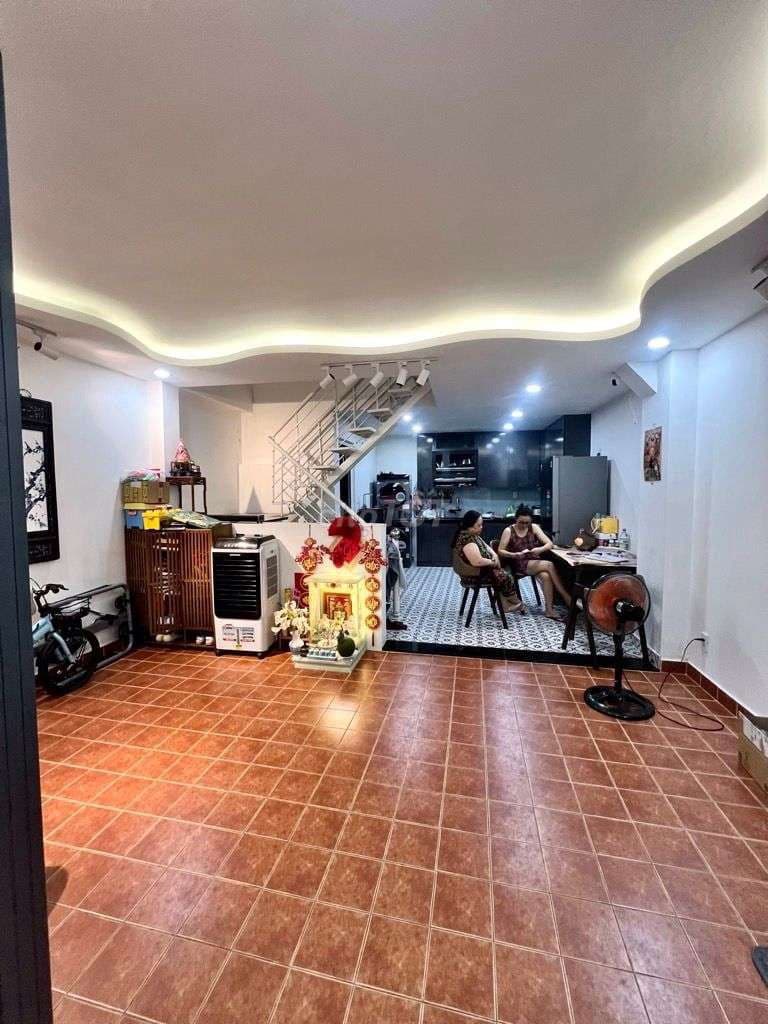 NHÀ NGỘP BANK 2 TẦNG GẦN KINH DƯƠNG VƯƠNG HẬU GIANG 5M x 12M 4.2 tỷ TL - Ảnh 2