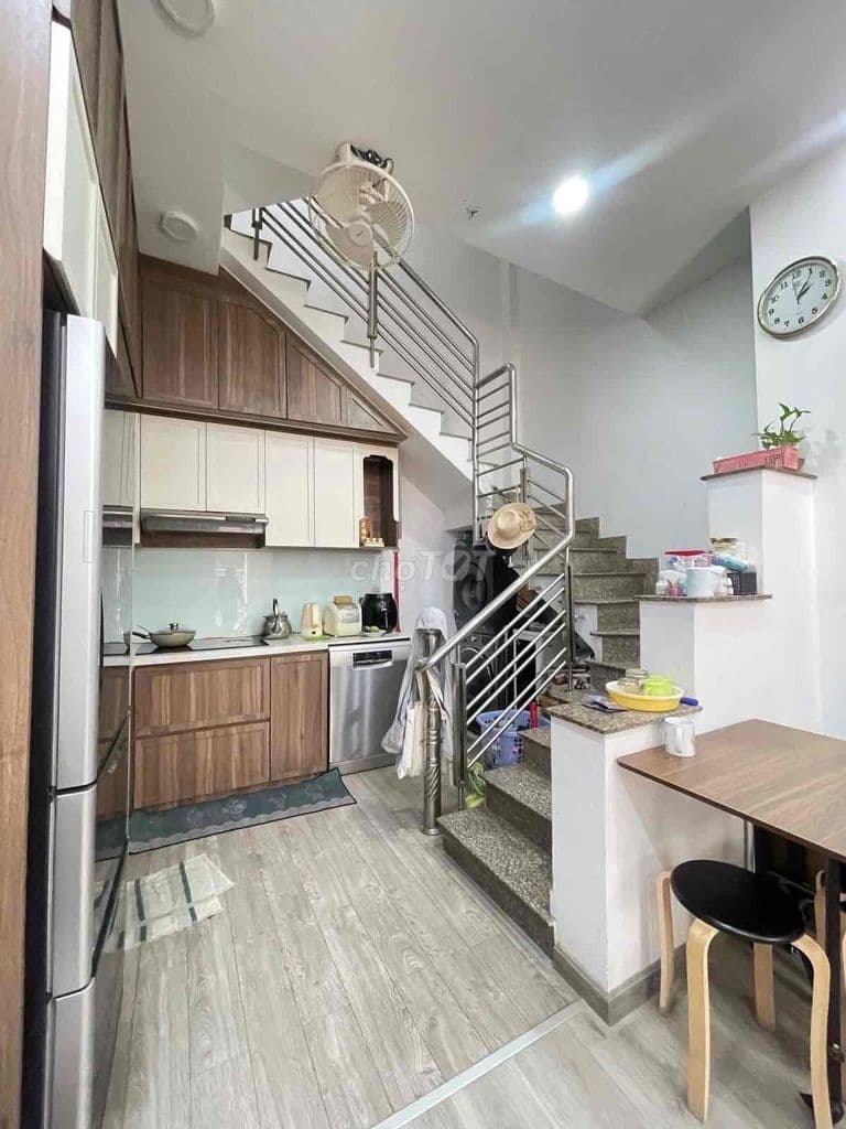 BÁN NHÀ KẾ MT ĐƯỜNG VƯỜN LÀI QUẬN TÂN PHÚ 4TẦNG 3PN 4WC CHỈ HƠN 4TY. - Ảnh 3