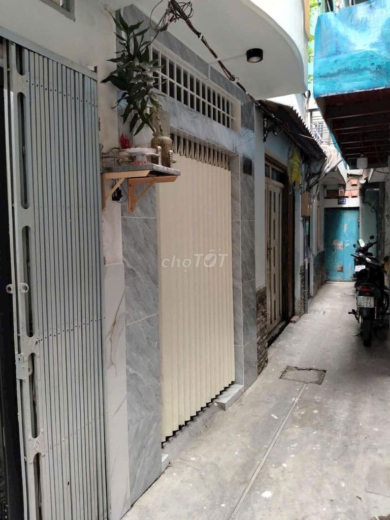 Bán nhà hẻm Lạc Long Quân-ra 86 Ông Ich Khiêm,DT:2.3X5.5m 2 lầu 2pn2wc - Ảnh 2
