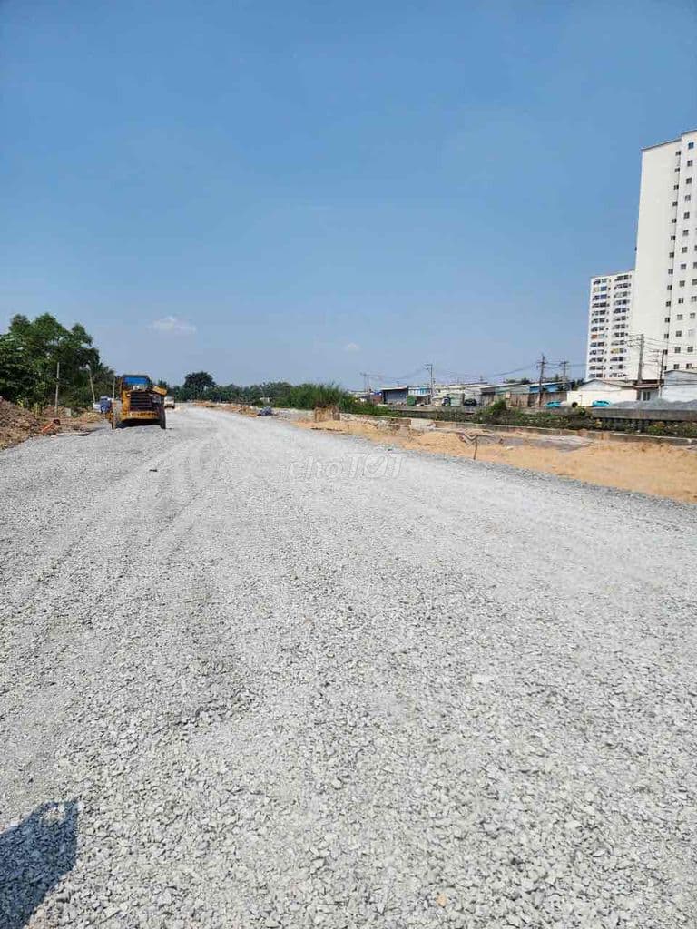 ĐẤT GÓC 113M2 GẦN KÊNH THAM LƯƠNG,OTO TỚI ĐẤT - Ảnh 3