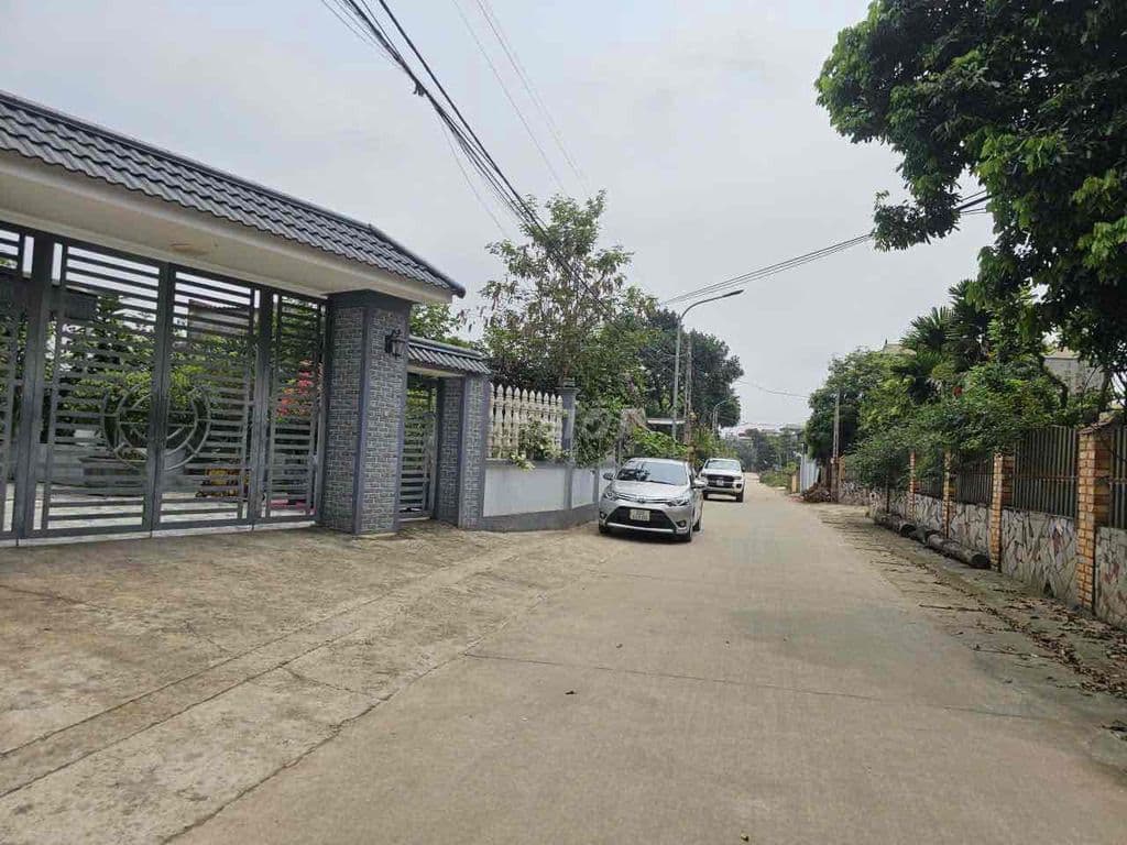 Cần Bán Gấp Đất Ngay Trung Tâm Hoà Lạc Giá 3 Tỷ 100m Full Thổ