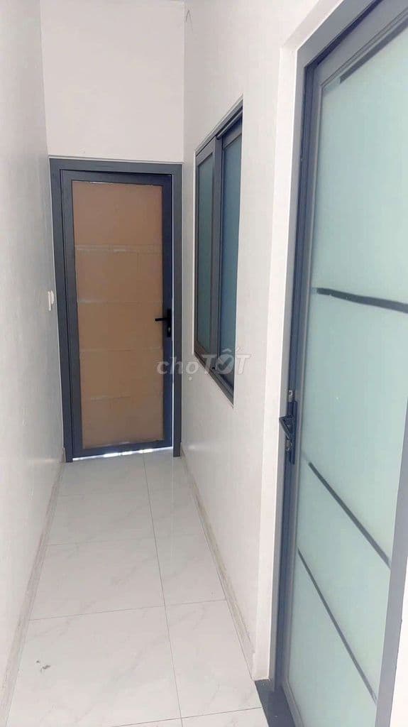 NHÀ 2 TẦNG LÒ LU SÁT MẶT TIỀN ĐƯỜNG - Ảnh 2