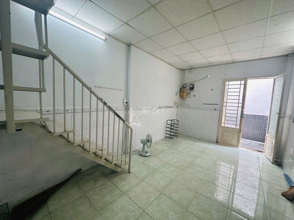 SÁT VÁCH PHẠM VĂN ĐỒNG - PHƯỜNG HẠNH THÔNG QUẬN GÒ VẤP - 43M2 X 2 TẦNG - Ảnh 3