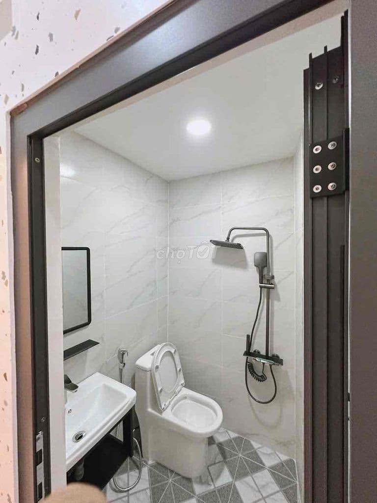 BÁN NHÀ ĐẸP LUNG LINH, HẺM TRC NHÀ 4m, 3 TẦNG ĐÚC THẬT, CÓ SÂN THƯỢNG - Ảnh 2