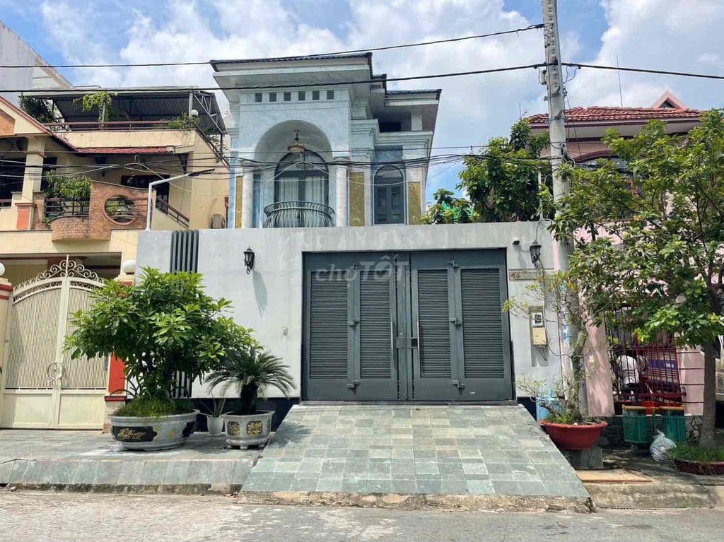 Biệt Thự Đẹp Khu Tên Lửa 3 tầng 8x21M Giá 23.8 tỷ Thương lượng