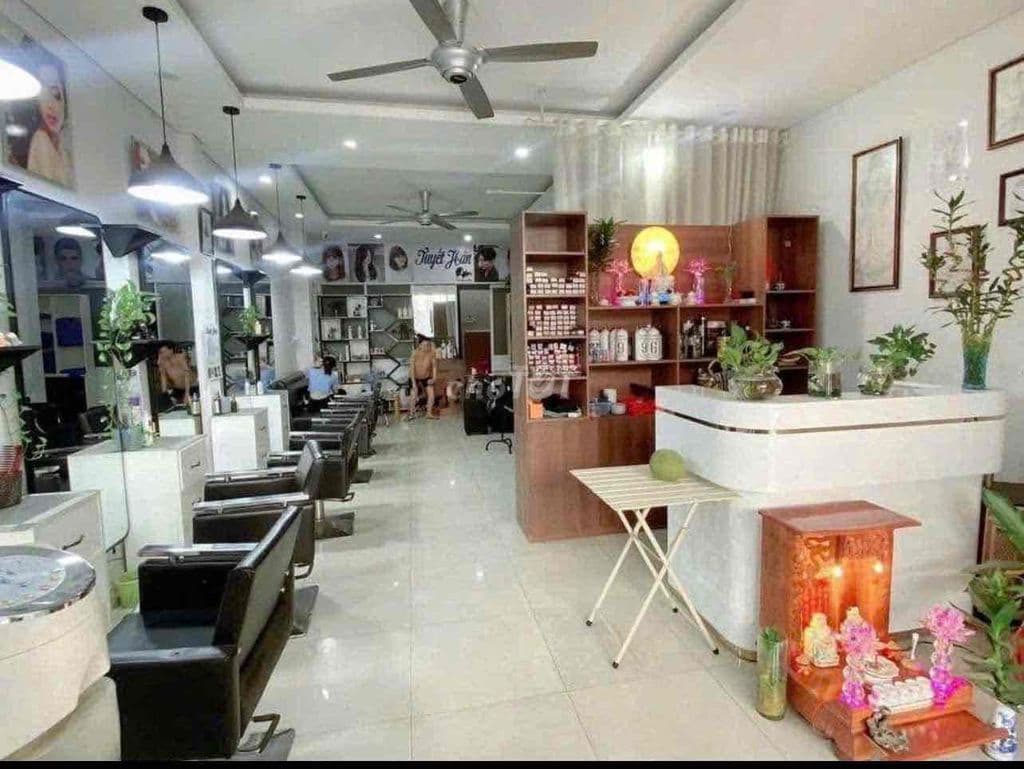 Chủ nhà cần bán gấp căn nhà đang cho thuê mở tiệm Tóc nail - Ảnh 2