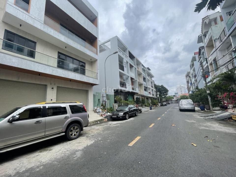 Bán nhà MT đường Số 27, Phường 11, DT 16 x 18m, cấp 4, giá 33 tỷ