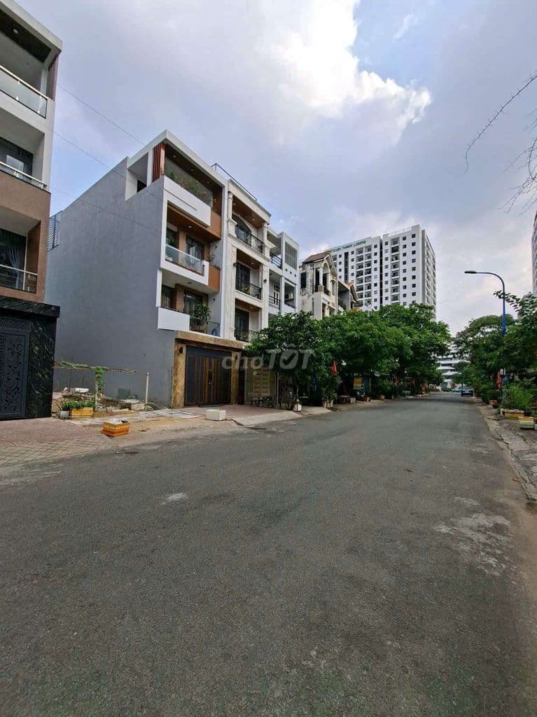 Đất 4,5x20,đường 16m thẳng ra ga metro50m khu vip 38ha Dương Thị Giang