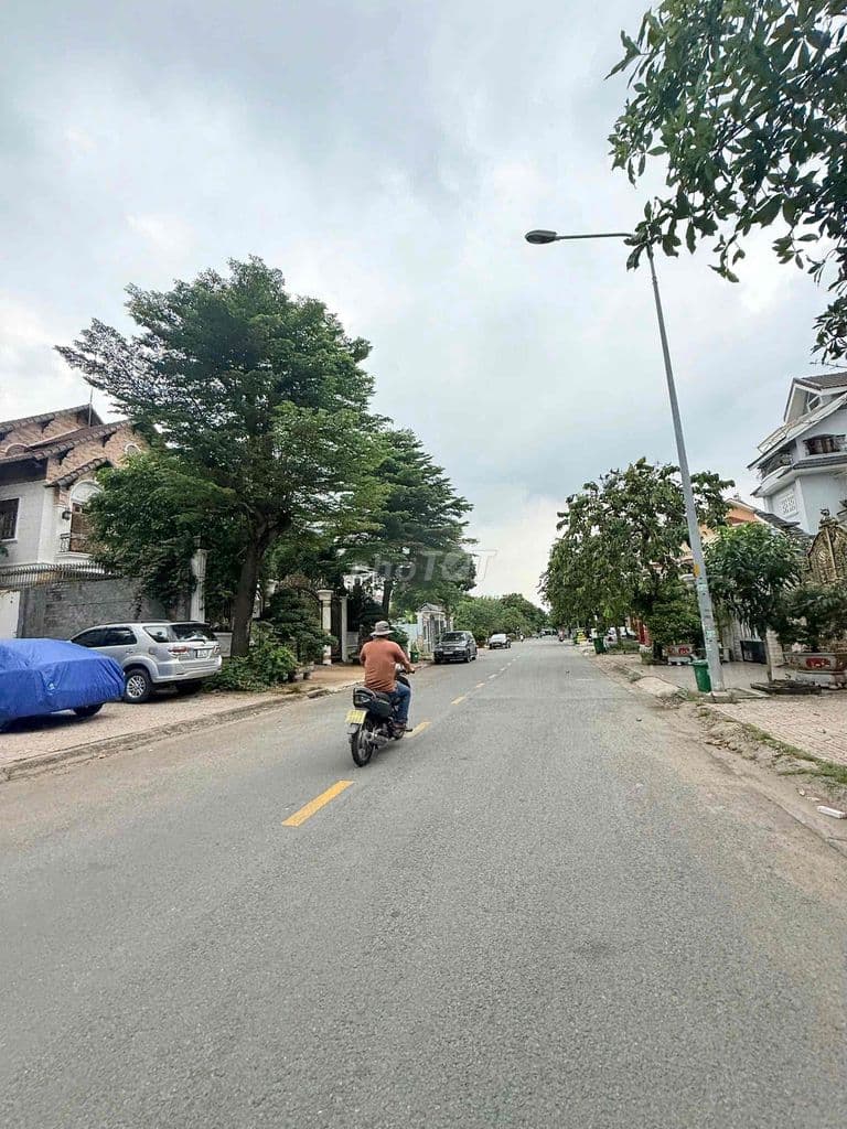 Lô đất biệt thự đơn lập KDC Khang Điền, Phước Long B, 302m2/22.78 Tỷ