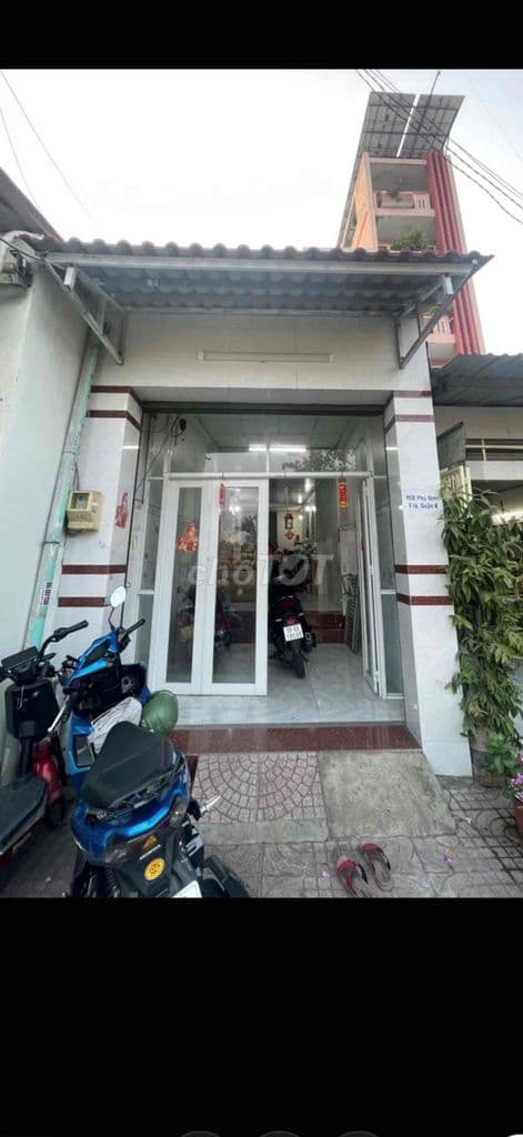nhà bán mặt tiền đường phú định quận 8