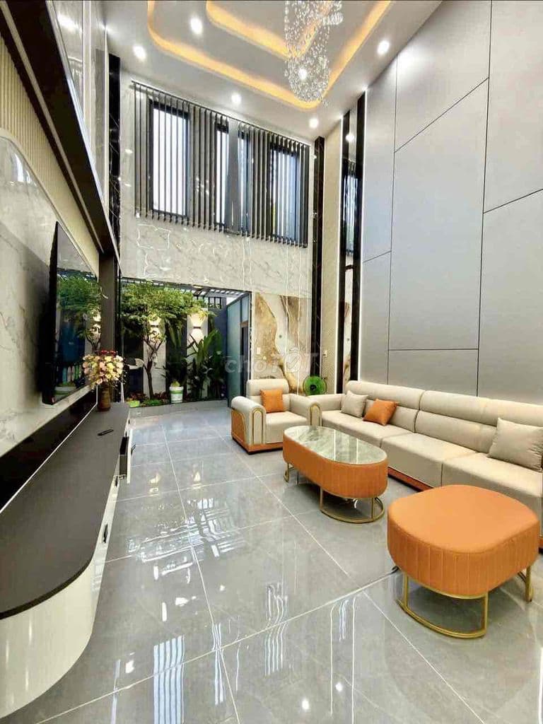 Nhà kế bên trường CĐ Điện Lực, DT:4X20M, Lửng, 3 Lầu, 4PN, 6VS, P.Thờ - Ảnh 2