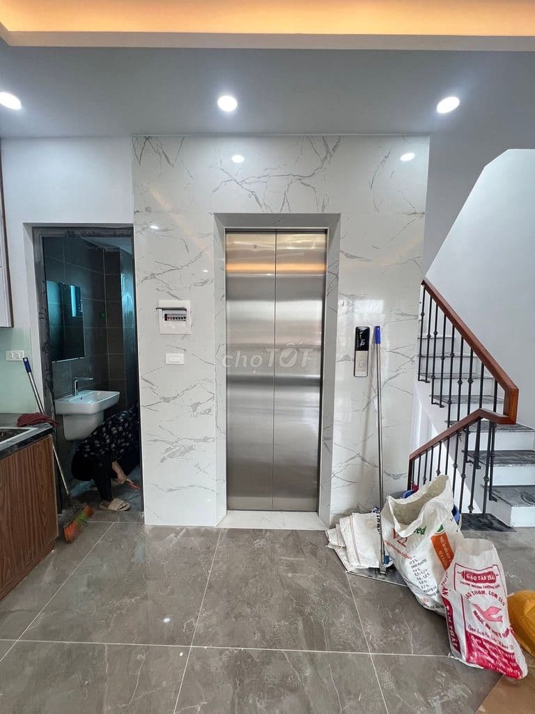 Bán nhà Pháo Đài Láng ngõ thông, xe ba gác đỗ cửa, 6 tầng thang máy - Ảnh 2