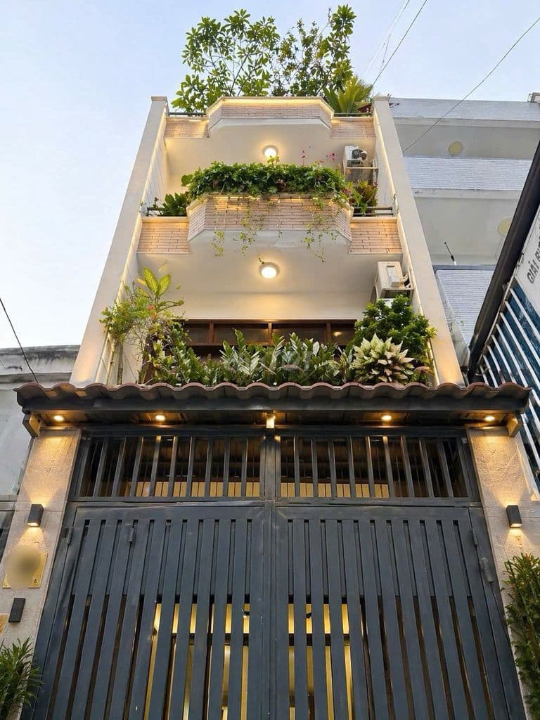 HXH thông CMT8, p13, Quận 10, 4 tầng, 40m2, giá 8 tỷ TL - Ảnh 2