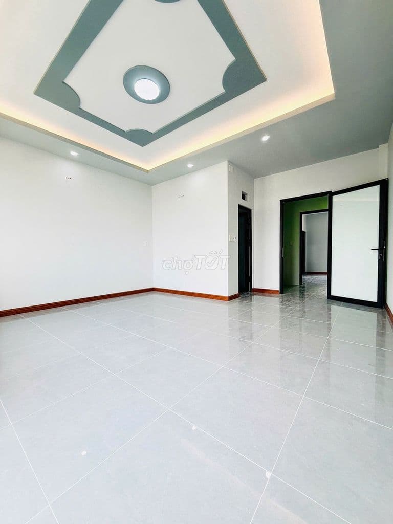 Nhà Mới 3 Tầng Lung Linh, 5 x 20, Ô Tô Vào Nhà, Chợ Gấu, Giáp Quận 12. - Ảnh 2