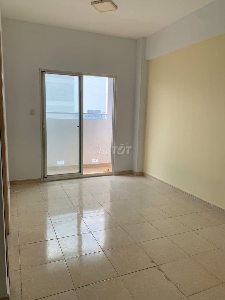BÁN CĂN TẦNG 6 HQC PLAZA NHÀ TRỐNG DỌN NGAY