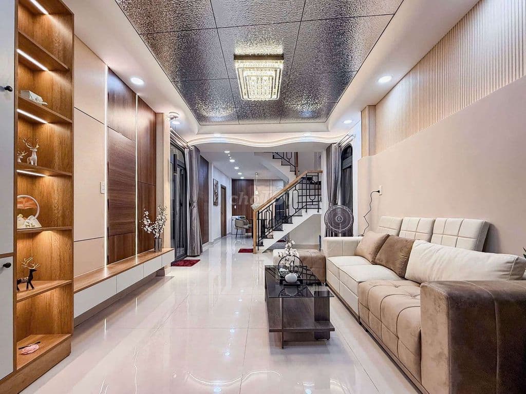 Sốc, nhà sát Q1, 60m2, 4 phòng ngủ,mới đẹp chỉ 6,55 tỷ