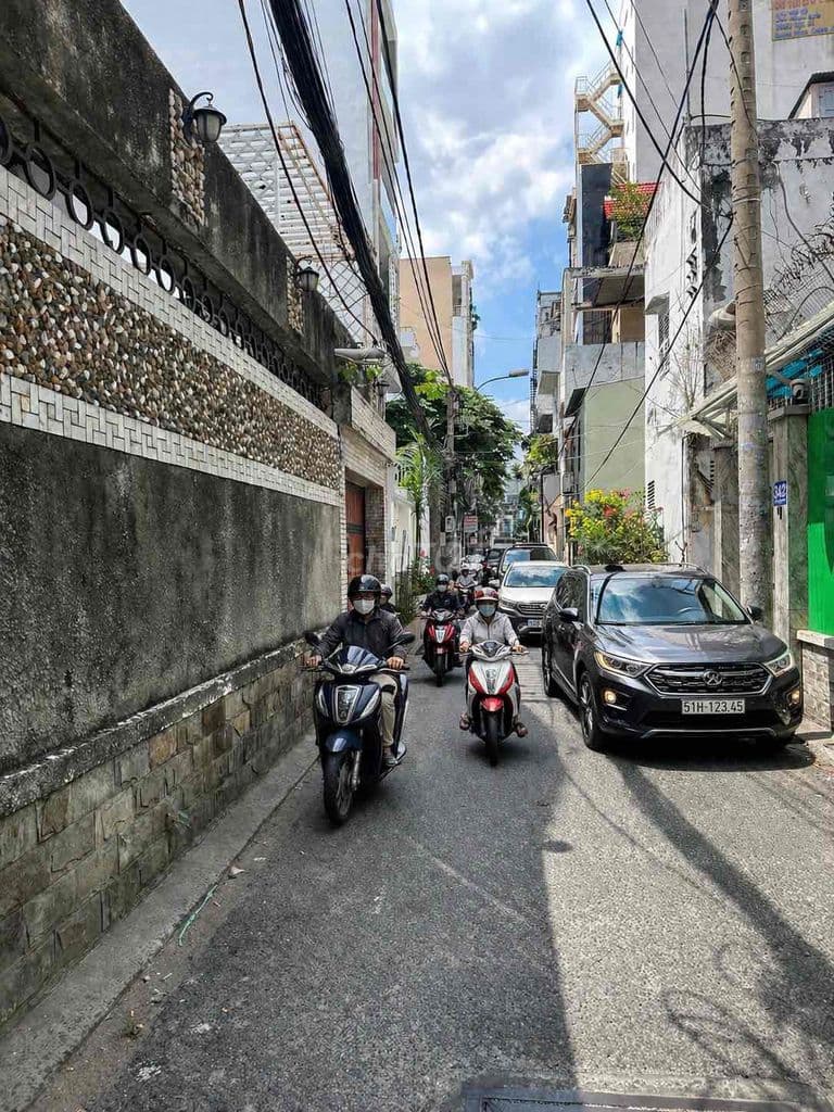 TÔI GẤP CĂN NHÀ PHỔ QUANG hẻm xe hơi ĐỂ VỀ CỦ CHI Ở