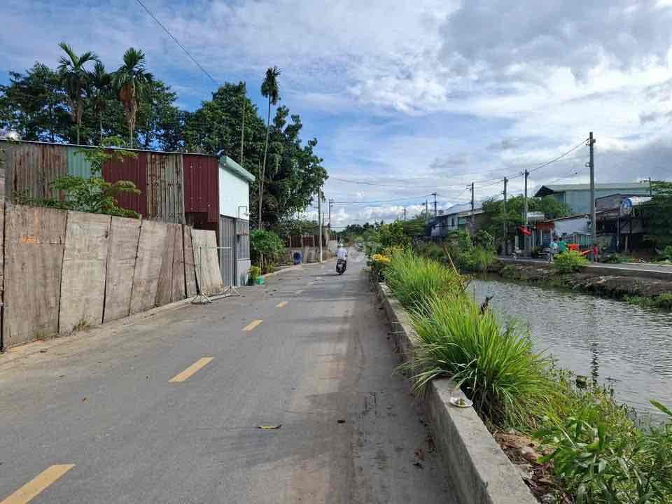 Hàng ngộp- 125m2 mặt tiền kênh số 3- tx52- Thạnh xuân- Quận 12- Tp.HCM - Ảnh 2