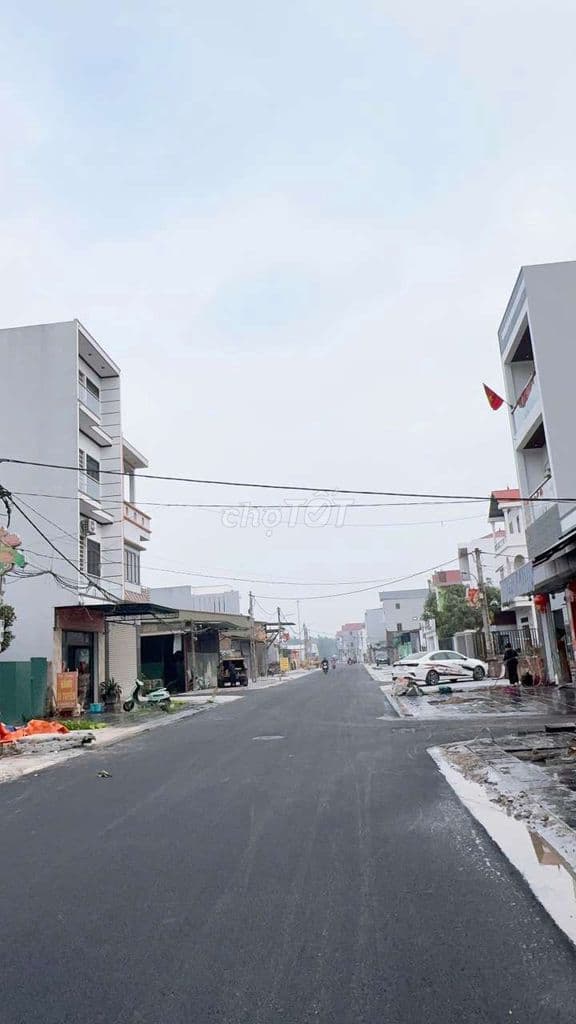 ĐẤT THƯ LÂM-SÁT KCN ĐÔNG ANH-LÔ GÓC- 4m đường trước đất -nhỉnh 2 tỷ