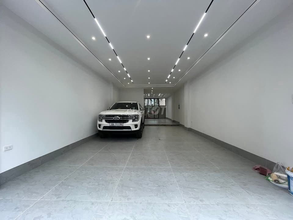 Bán nhà Phố Cát Linh-Ô tô tránh-KDVP-DT:86m 6 tầng thang máy-Giá 24.5