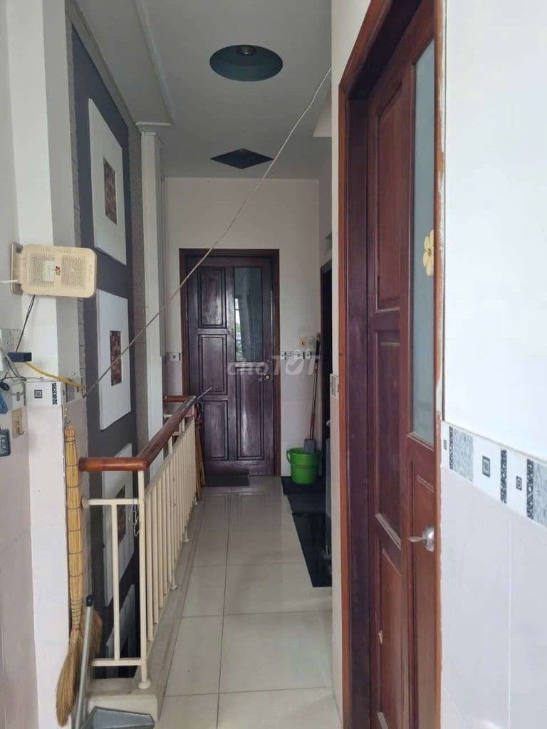 GẦN CHỢ THỦ ĐỨC - NHÀ 2 TẦNG 50M2 – SỔ RIÊNG KO QUY HOẠCH KO LỘ GIỚI