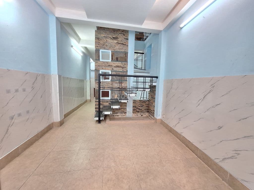 BÁN NHÀ NỞ HẬU CẠNH MẶT TIỀN ĐƯỜNG SỐ 7 QUẬN TÂN BÌNH