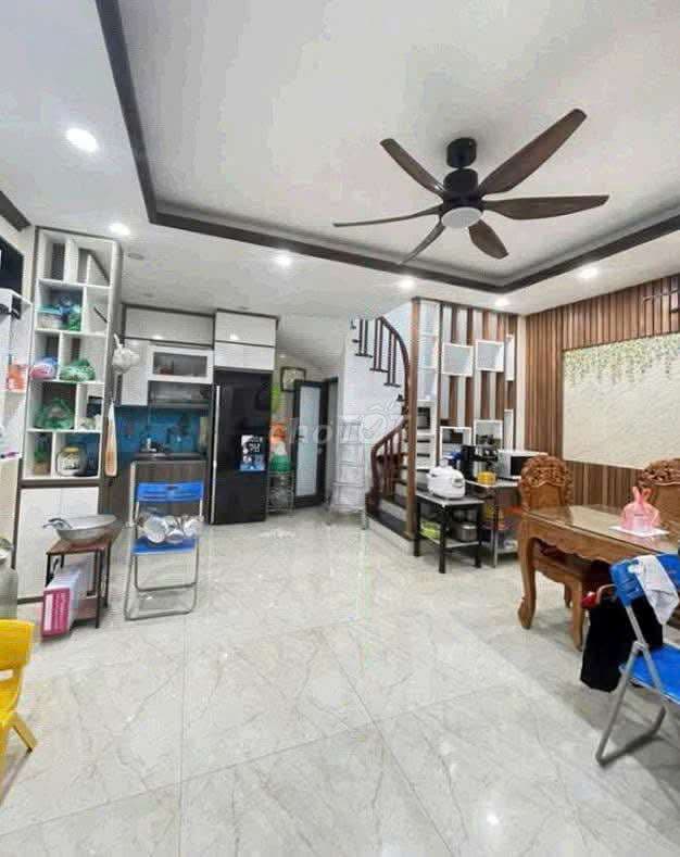 Võ Chí Công, 15m ra oto, 2 thoáng, dân xây KCBT, ở luôn 38m*5T