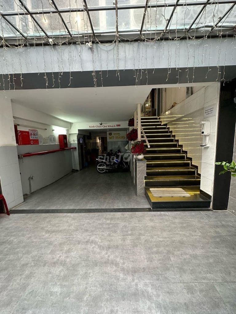 Chủ bán gấp khách sạn dòng tiền 120tr/tháng