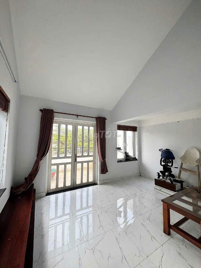 Nhà đẹp 2 tầng Đường 42, Q.2 - 5,390 tỷ.