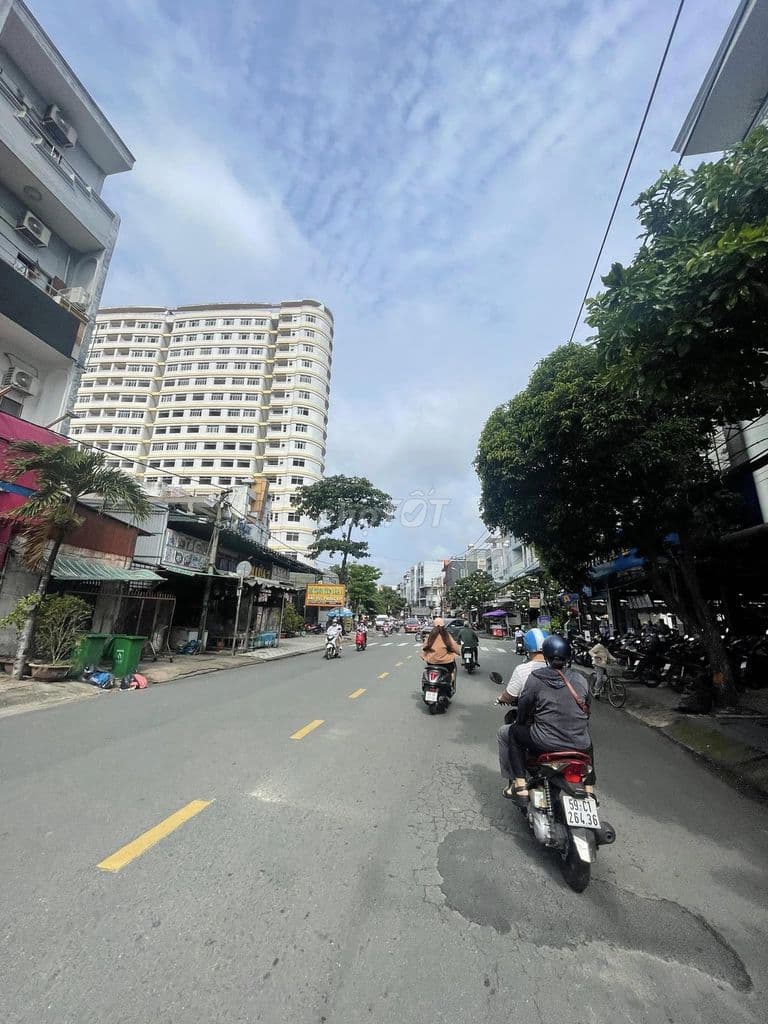 Bán nhà khu Tên Lửa, góc 2MT đường Số 1, DT 9.8 x 14m, 4 tấm