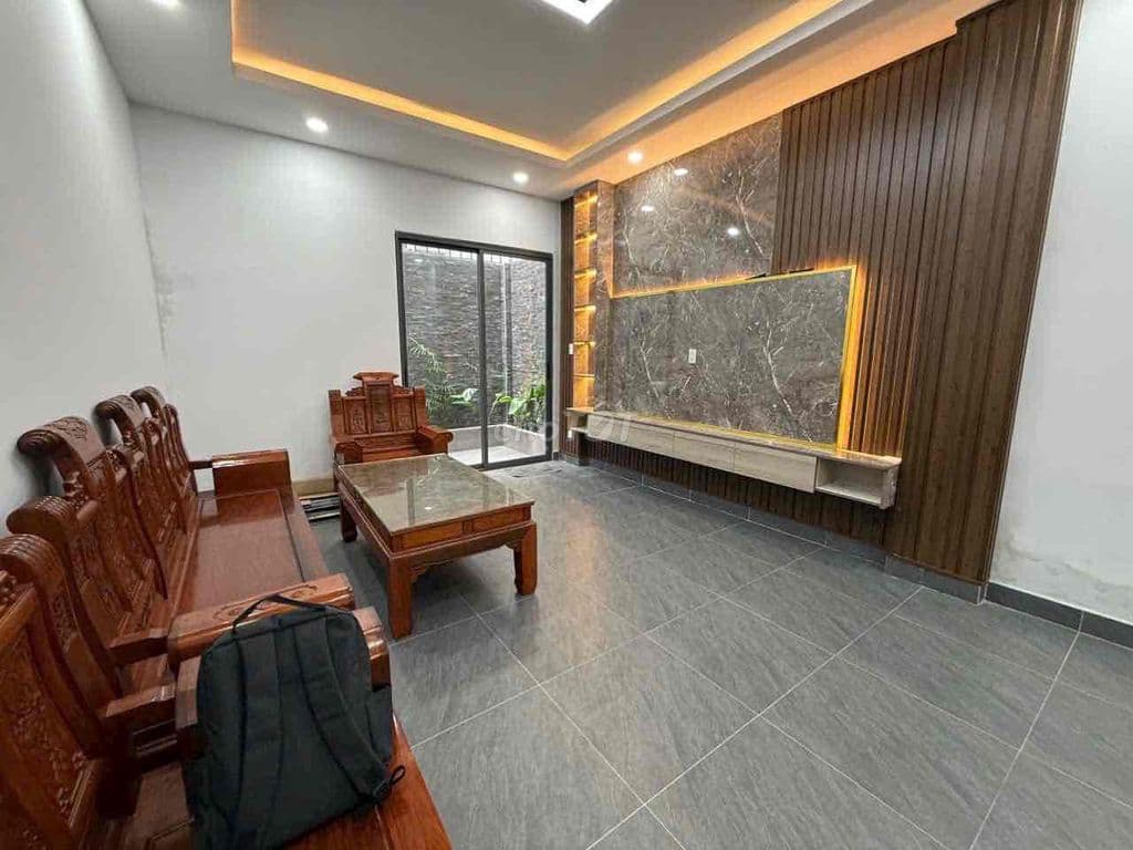 Mặt tiền khu Tên lửa giá siêu rẻ