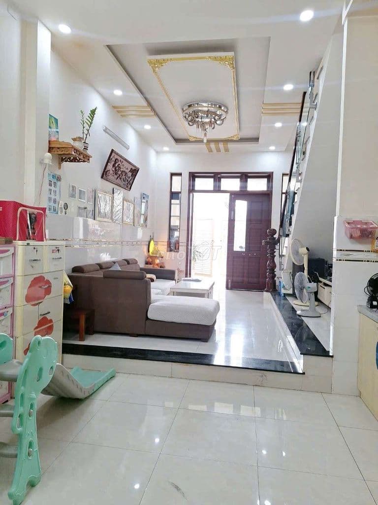 NGỘP - GẤP BÁN NHÀ MỚI, HẺM XE HƠI, ĐÌNH PHONG PHÚ, 70M2, 2T, HƠN 4TỶ - Ảnh 2