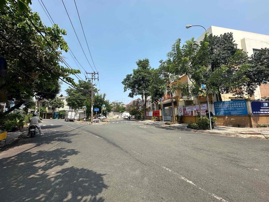 Chủ làm kinh tế lỗ , buộc buông căn nhà nái đang ở , 2 mặt tiền !!! - Ảnh 2