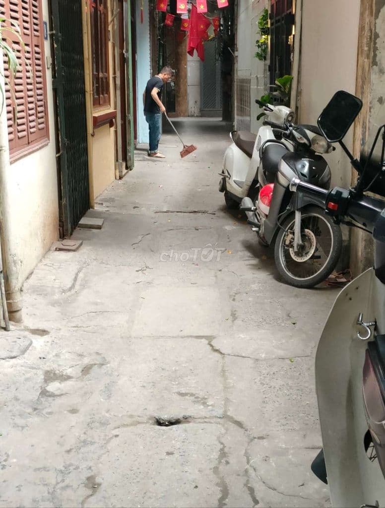 Bán nhà Tây Hồ 30m 5T giá 7.6 tỷ, ba gác, gần phố, gần hồ Tây - Ảnh 2