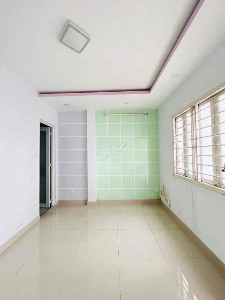 Trần Quang Diệu, 35M2 - Hẻm Thông - Ngay Cạnh Xe Hơi - 4 Tầng