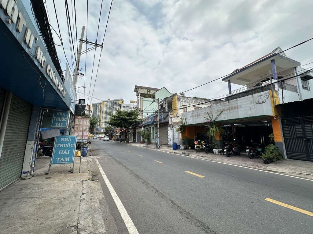 Mặt tiền Khủng - Ngang 12M – Lê Thị Hoa – Chỉ 100M Ra QL1A