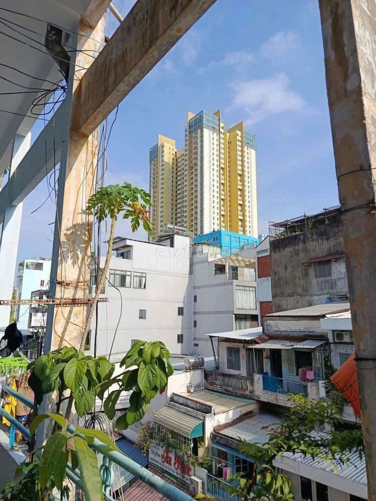 CHUNG CƯ LẦU 2 - TRẦN HƯNG ĐẠO - 110M2 - SỔ VUÔNG - NHỈNH 3 TỶ.