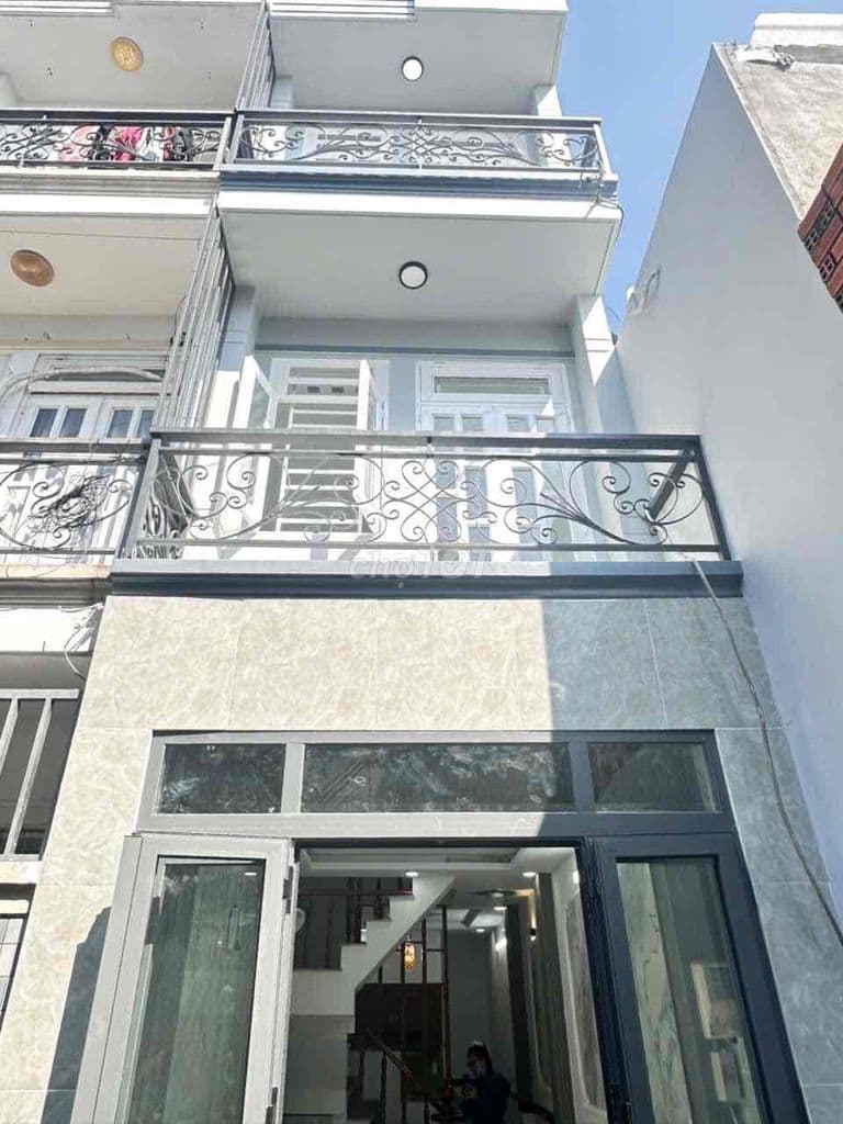 SHR. Nhà 3,3x13m 2 lầu Hiệp Thành 13 có 4PN, hẻm xe hơi. Giá 2,78 tỷ