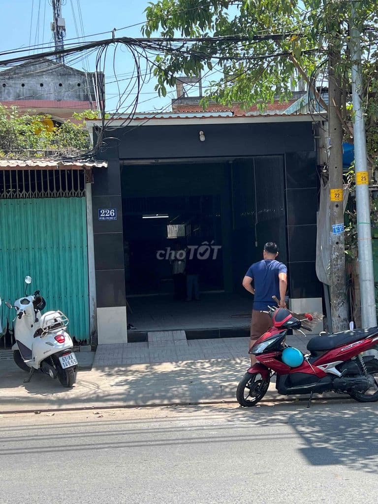 Bán Gấp nhà Mặt tiền KD