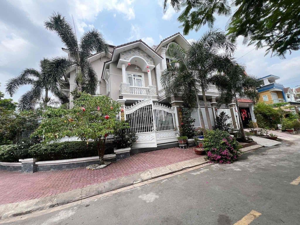 Biệt thự 3 Tầng 360m2 khu dân cư Gia Hoà Bình Chánh - Ảnh 2