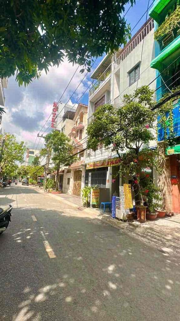 bán gấp mặt tiền 5 tầng ngay Hoàng Hoa Thám 150m2