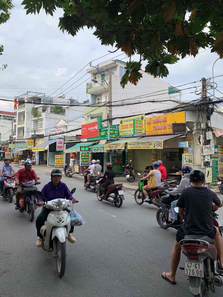 NHÀ PHỐ 4 TẦNG KHU SÔNG ĐÀ - TRỤC ĐƯỜNG KINH DOANH SẦM UẤT - Ảnh 2