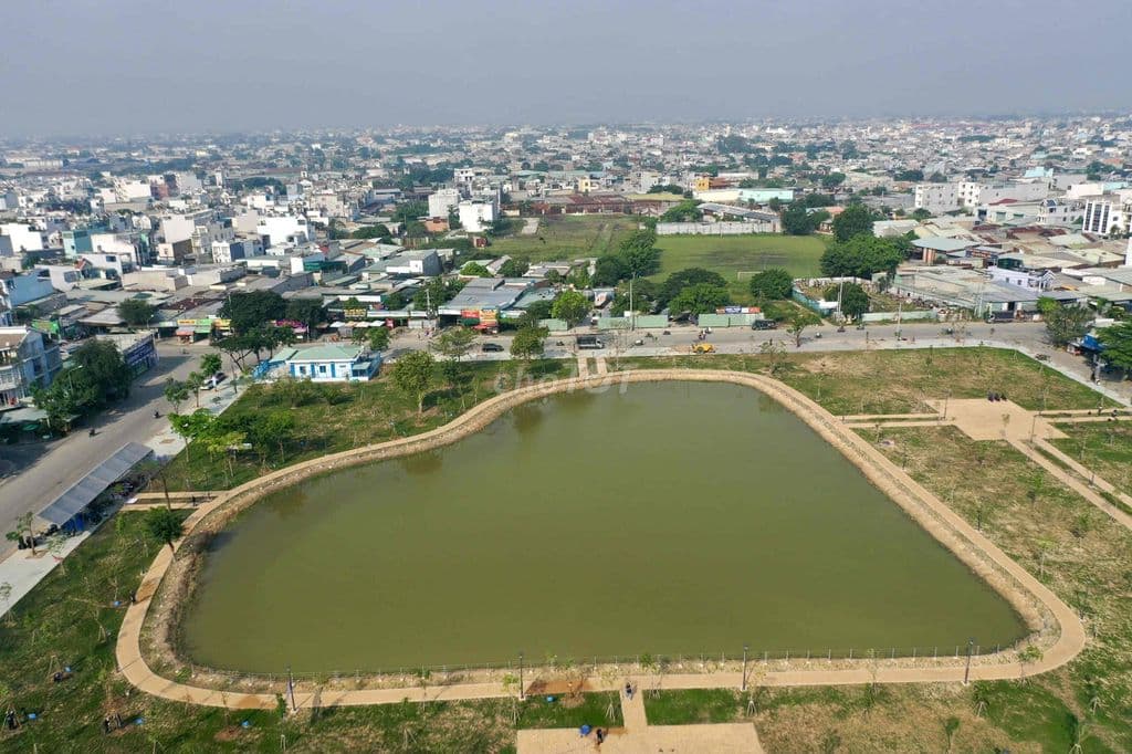 Nhà khu vip KDC có hầm để xe ô tô 3 tầng để lại nội thất gỗ cao cấp - Ảnh 2