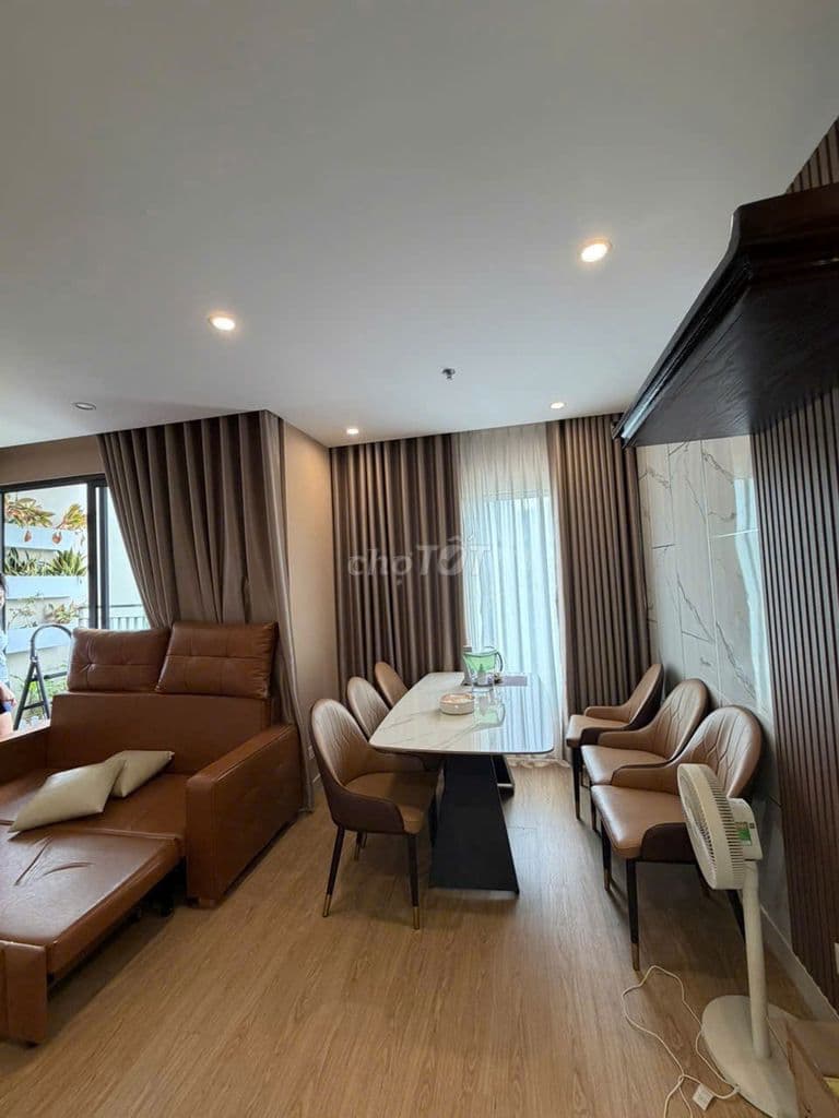 Căn hộ 2pn + 1 ( 2 phòng ngủ 2 wc ) đầy đủ nội thất