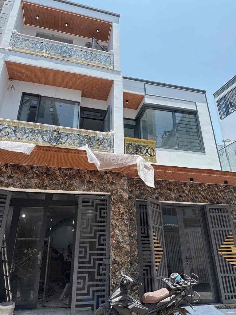 BÁN NHÀ 3 TẤM - 8x14 - HẺM 6M XE TẢI