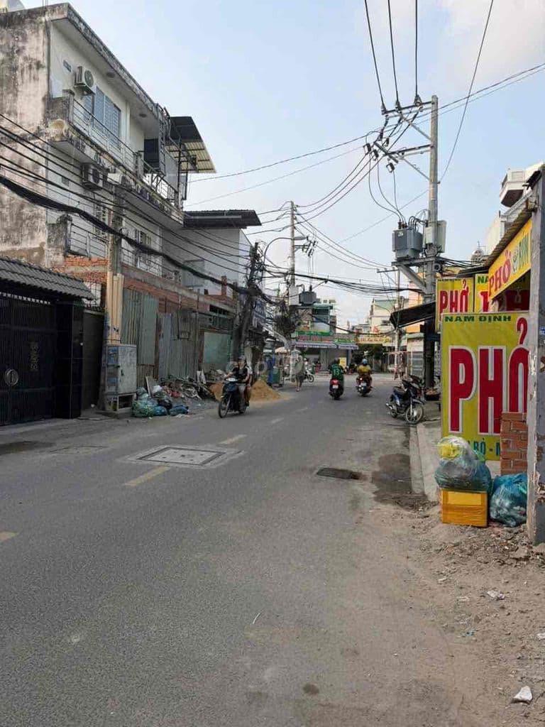 Nhà Ngan 4,2x19 mới 3 phòng ngủ 1 xẹt giá 3ty650